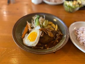 木の子たちの和風ソースハンバーグ（目玉焼きトッピング）1180円（税込） 